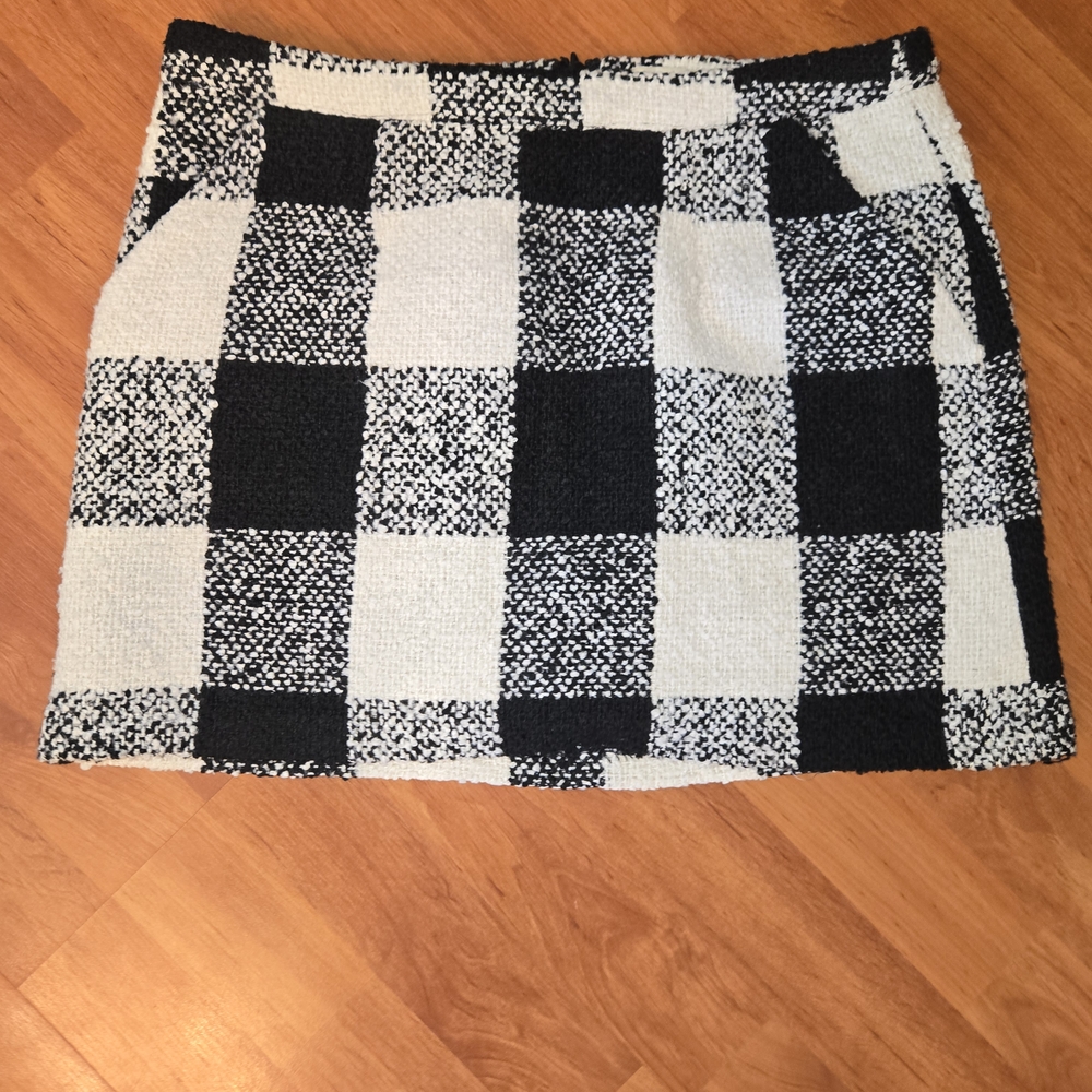 Forever 21 Black and White Mini Pencil Skirt